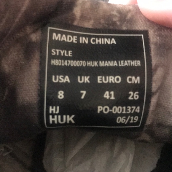 “BRAND-NEW” ON SALE NOW MEN'S HUK LACE-UP SNEAKERS/ 50% SAVINGS - Picture 4 of 15